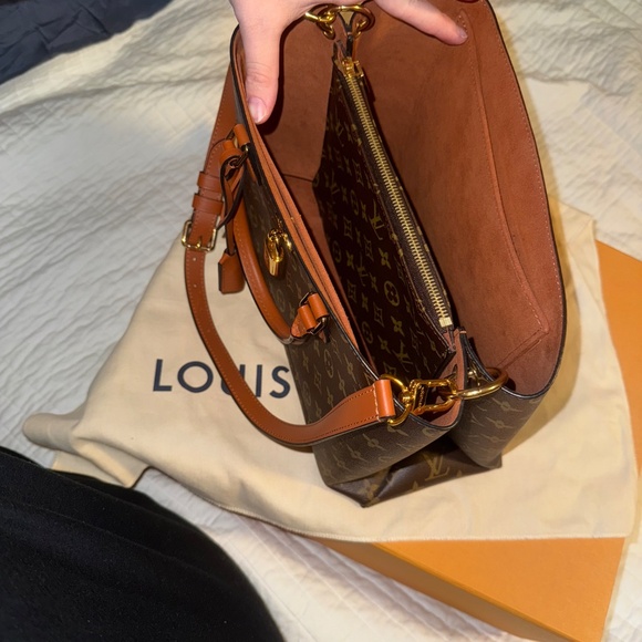 Louis Vuitton Flower Tote - Picture 8 of 9